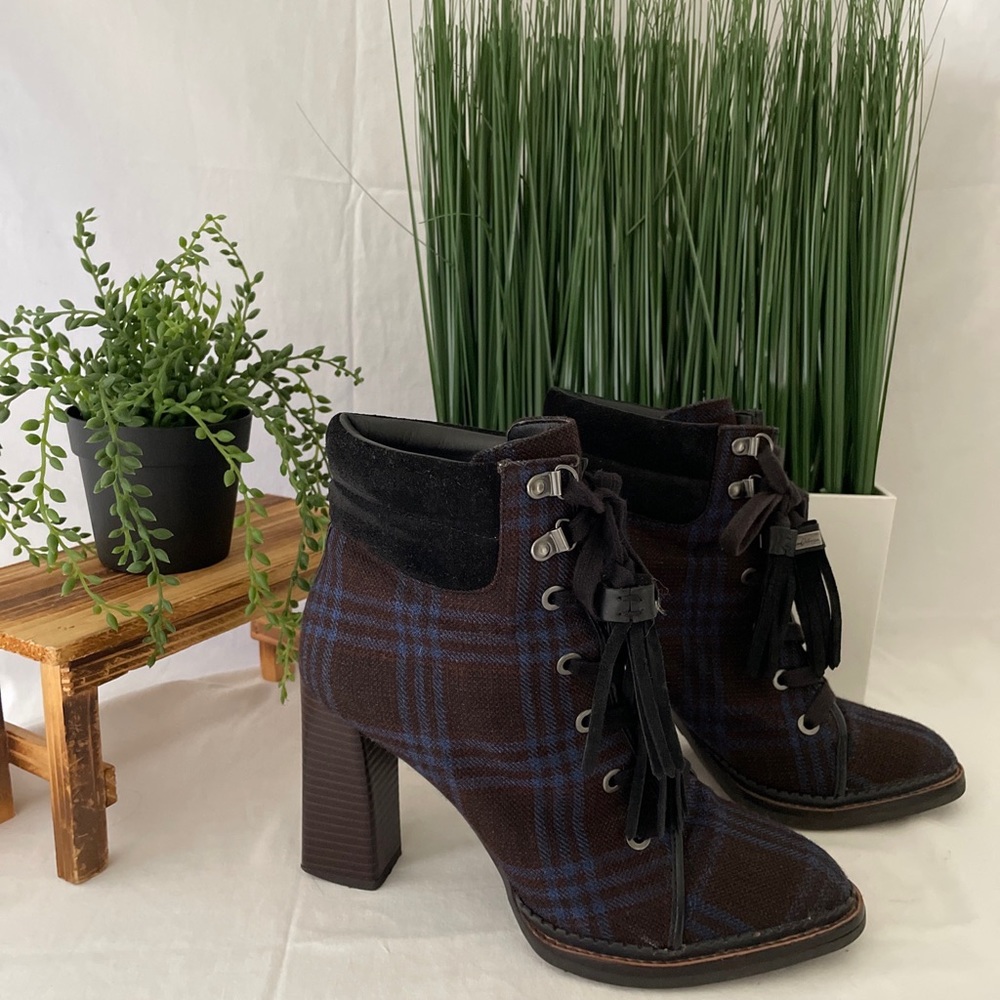 Sam Edelman  Booties Size 8